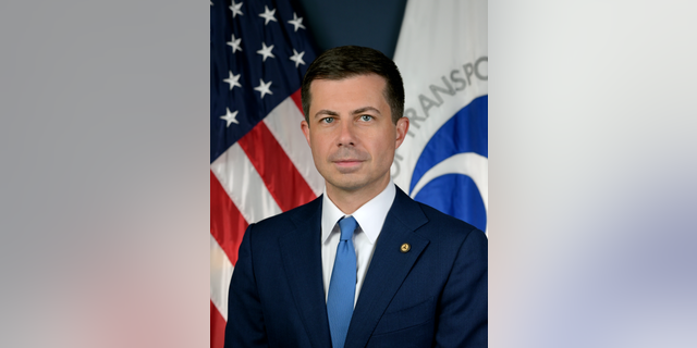 Transportation Secretary Pete Buttigieg's official government portrait.
