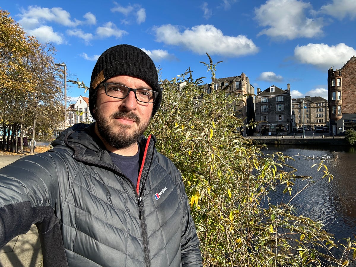 selfie-wide-iphone