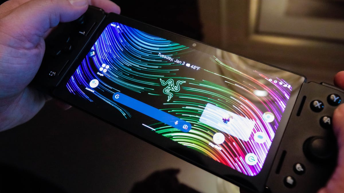 razer-handheld-gaming-2155