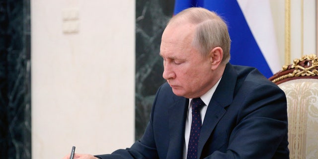 Fox News has learned that analysts believe the installation comes as a signal that Russia acknowledges the porous nature of its current air-defense systems.