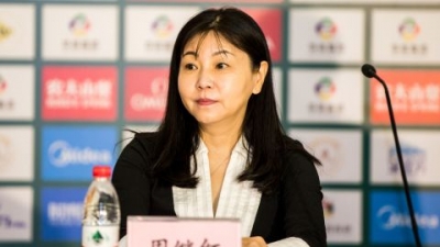 Zhou attends a press conference ahead of the Diving World Series event in Beijing in 2019.