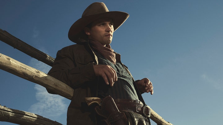 '1923' stars Michelle Randolph and Darren Mann detail cowboy camp