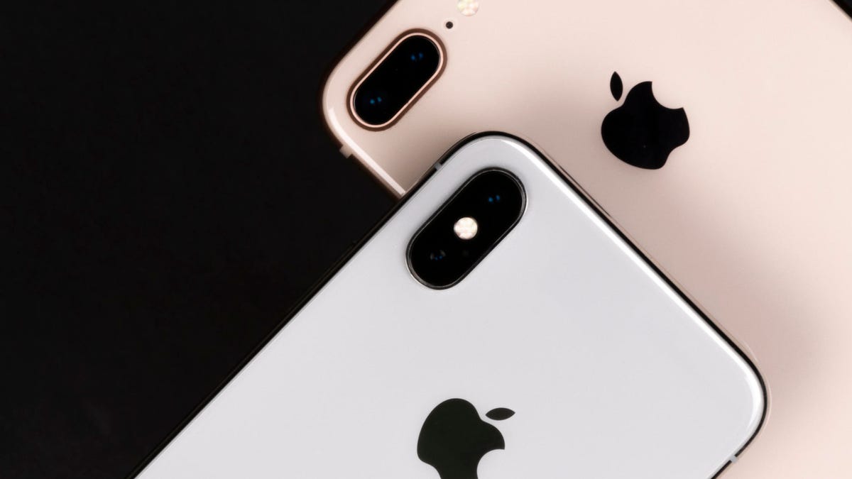 iPhone X picture above an iPhone 8 Plus