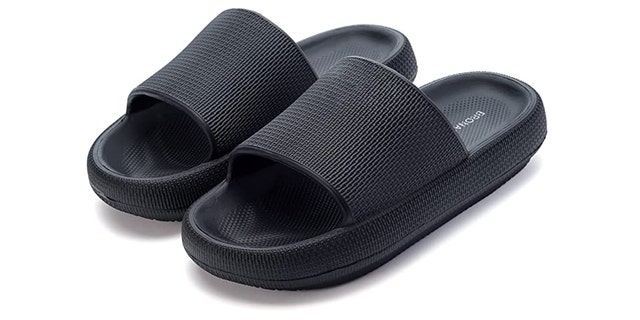 BRONAX's black Cloud Slippers.