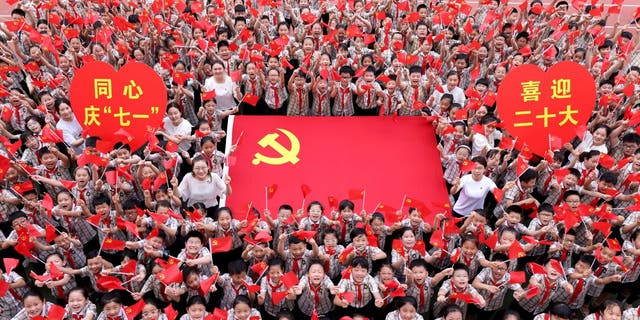 The report from ChinaAid warned that "religious Sinicization is evolving from supporting the CCP to worship and allegiance to Xi Jinping."