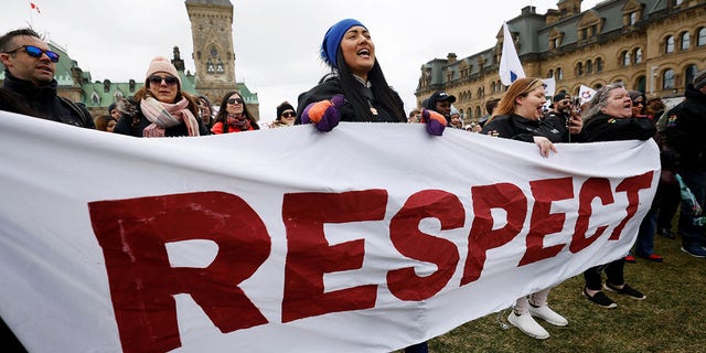 Canada strike wages ottawa