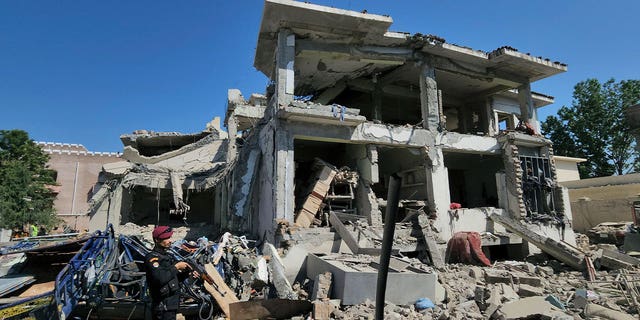 Pakistan damaged building