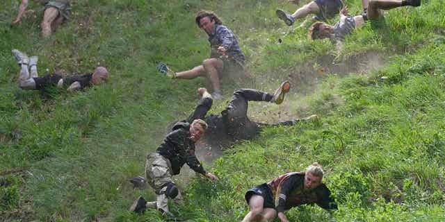 Downhill cheese race