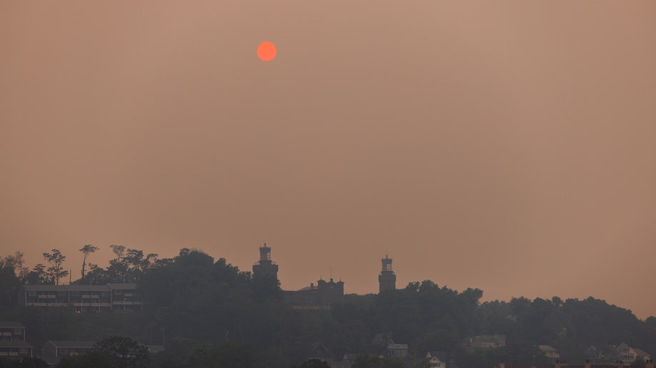 US-CANADA-FIRE-POLLUTION