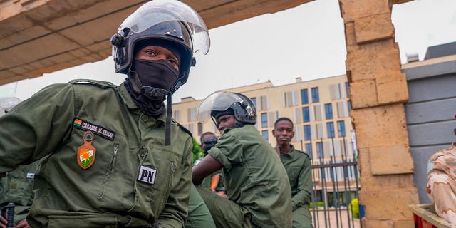 Nigerien police officers