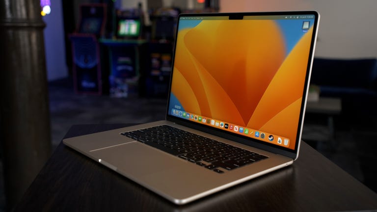 macbookair15-00-06-56-12-still003