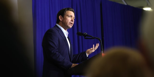DeSantis speaks to guests