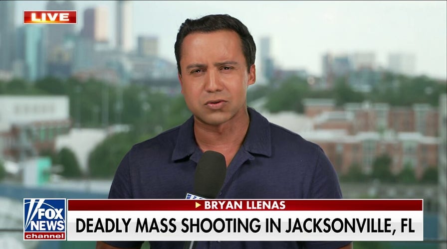 4 people dead including suspect in Jacksonville mass shooting: Bryan Llenas
