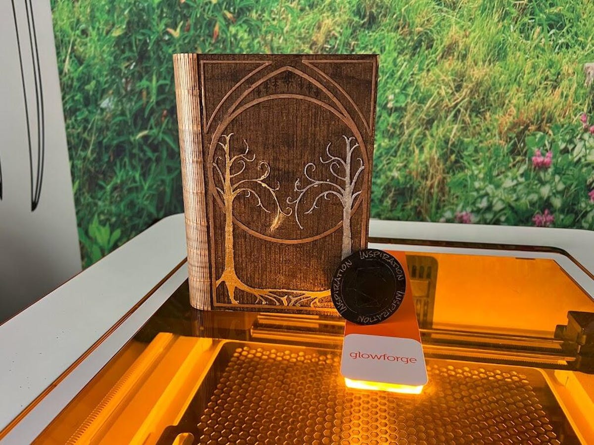 glowforge aura laser cutter
