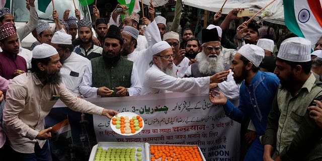 indians celebrate