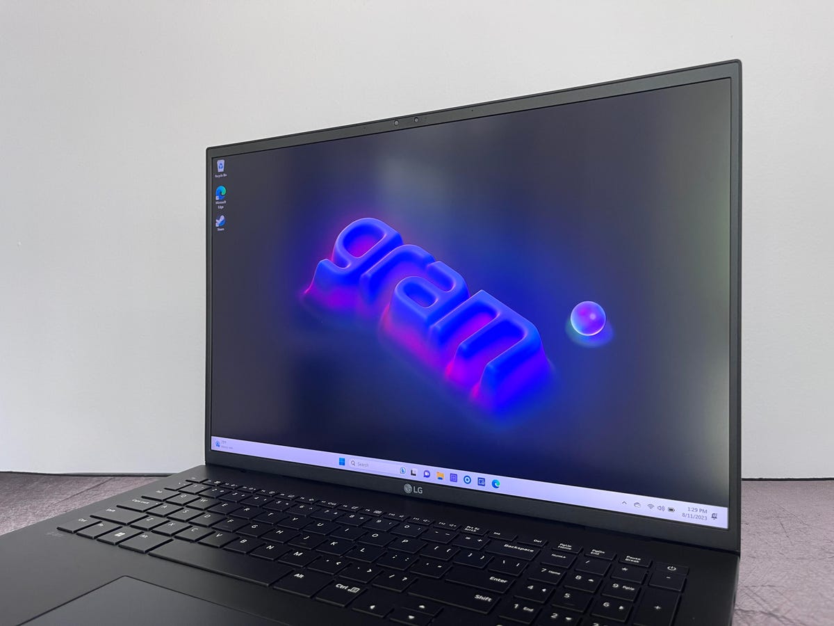 The larger 17-inch, 16:10 display of the LG Gram 17