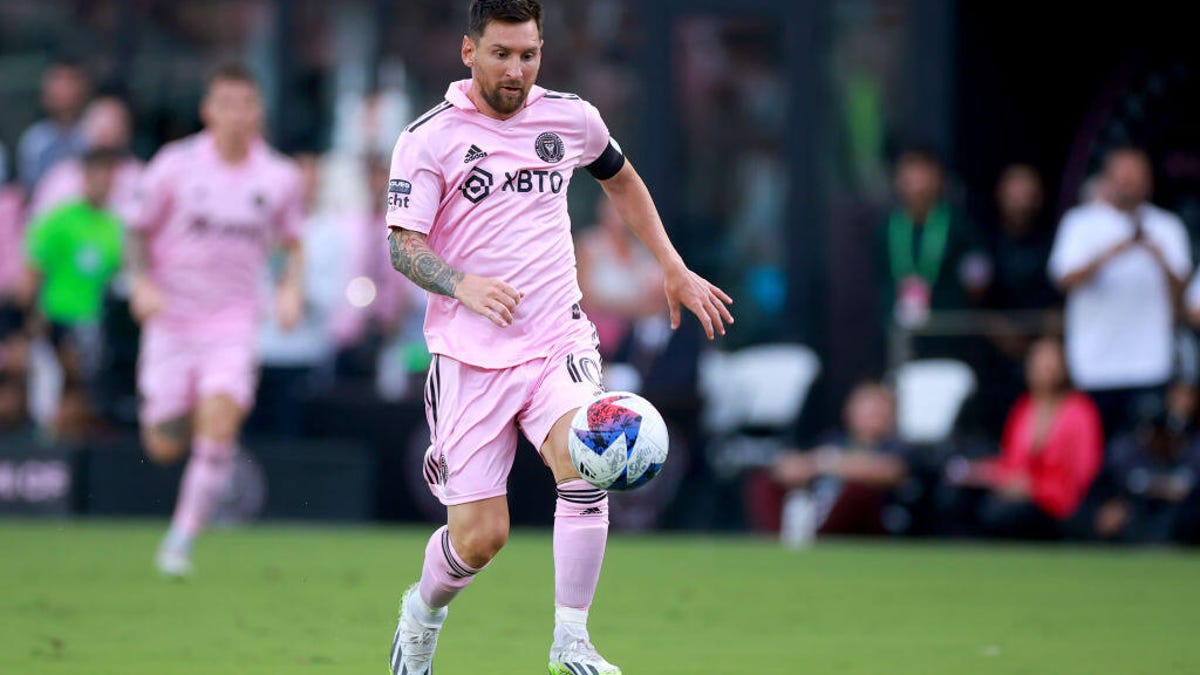 Lionel Messi dribbles the ball for Inter Miami