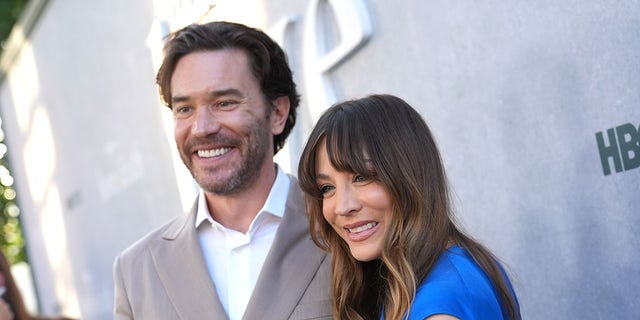 Kaley Cuoco with Tom Pelphrey