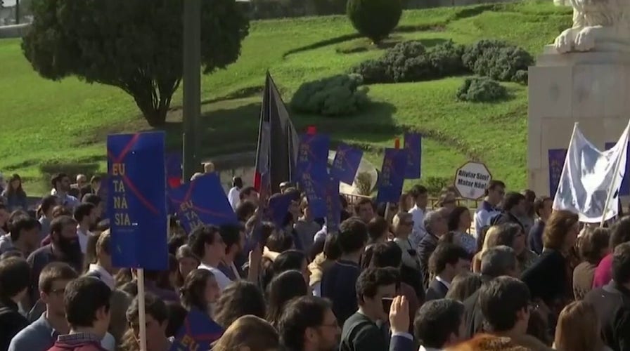 Portugal votes to allow euthanasia despite protests	