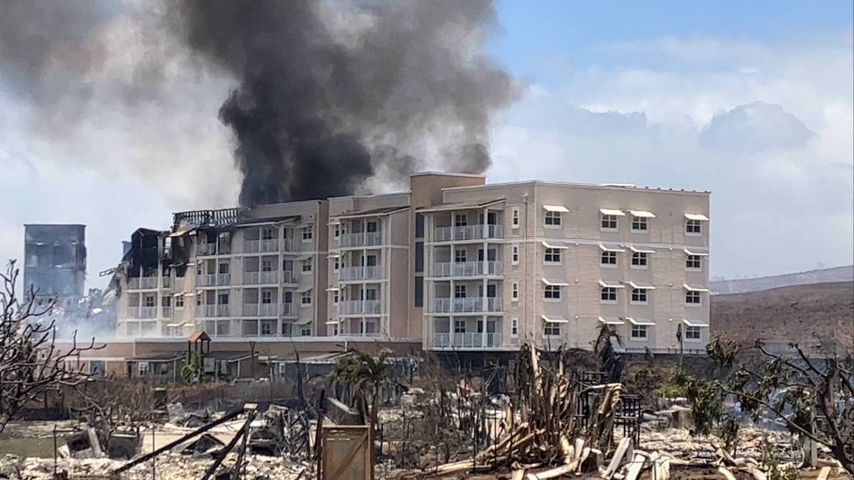 building shown up in flames during Lahaina fires