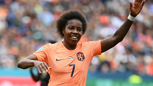 Netherlands' forward #07 Lineth Beerensteyn celebrates scoring her team's second goal during the Australia and New Zealand 2023 Women's World Cup round of 16 football match between Netherlands and South Africa at Sydney Football Stadium in Sydney on August 6, 2023. (Photo by FRANCK FIFE / AFP) (Photo by FRANCK FIFE/AFP via Getty Images)