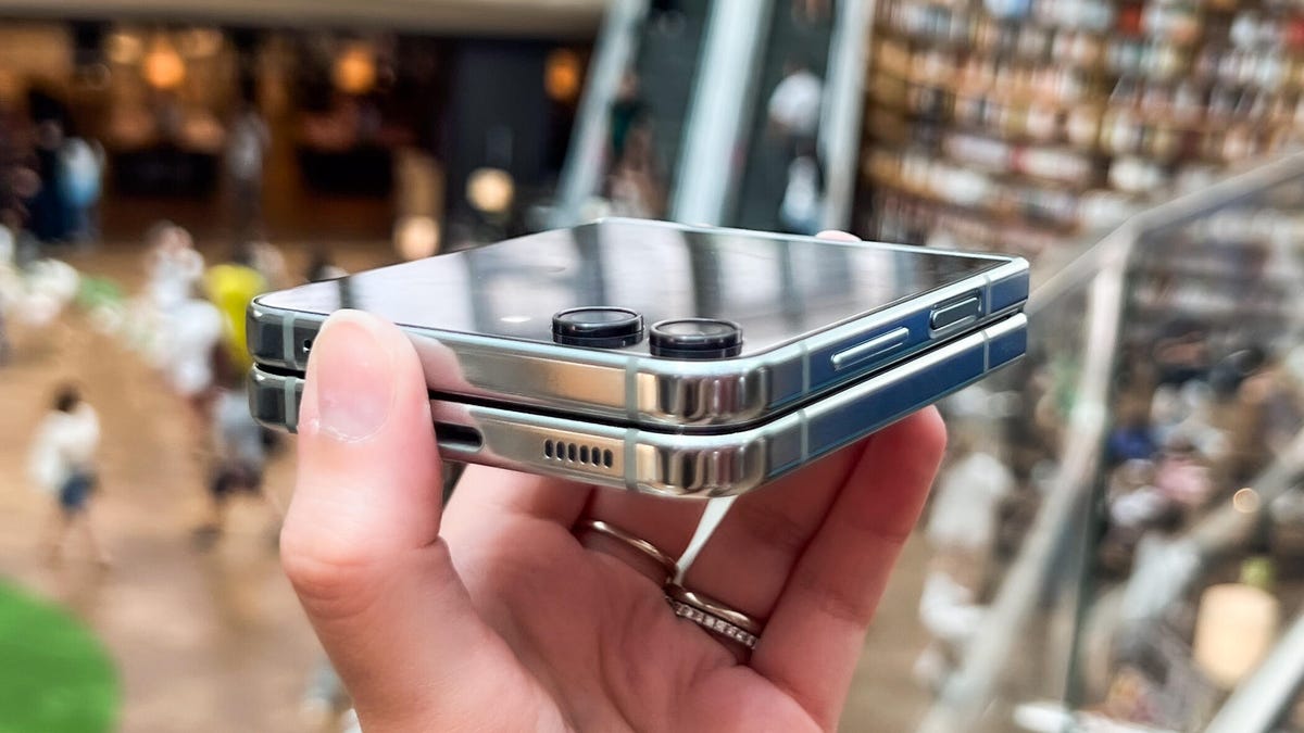 The Galaxy Z Flip 5 being held while closed