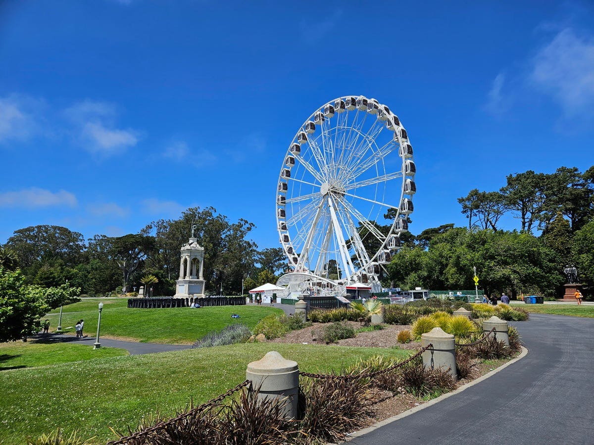 A photo of a ferris wheel