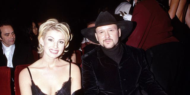 Faith Hill and Tim McGraw at country awards show