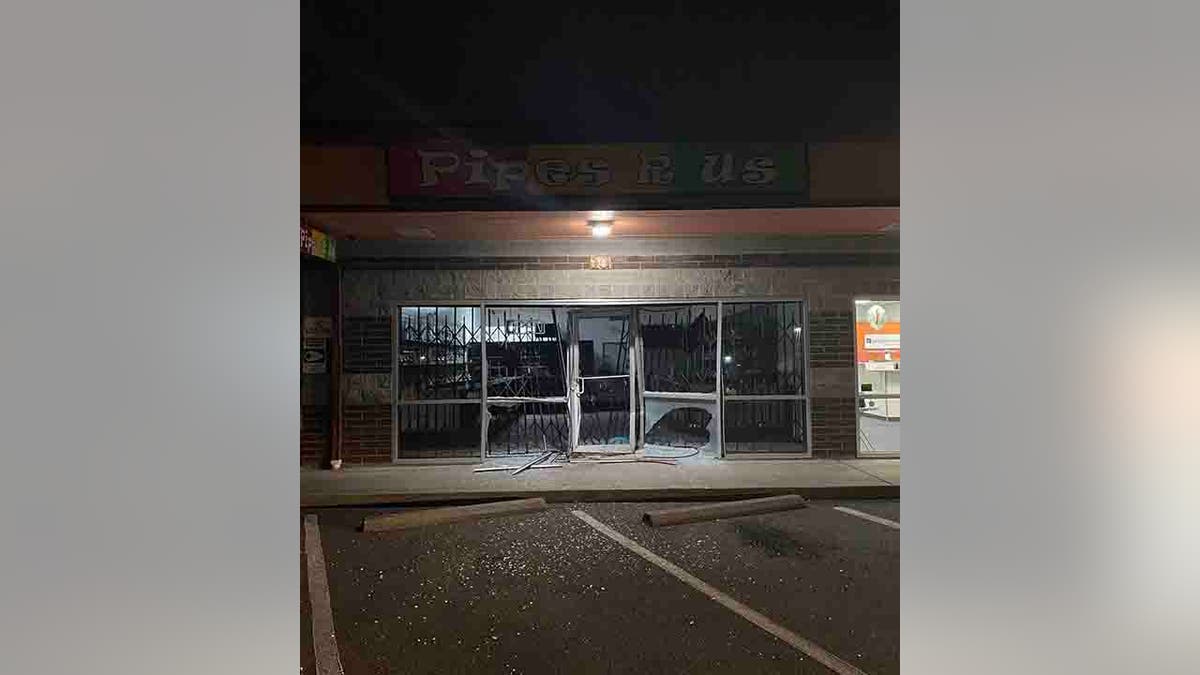 Pipes R Us store