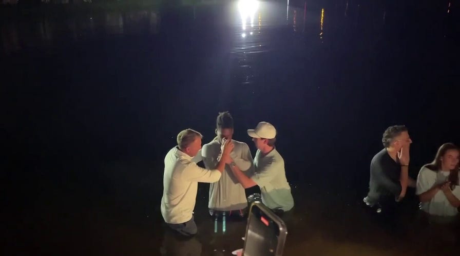 Roughly 200 college students baptized in one night following Auburn campus worship program