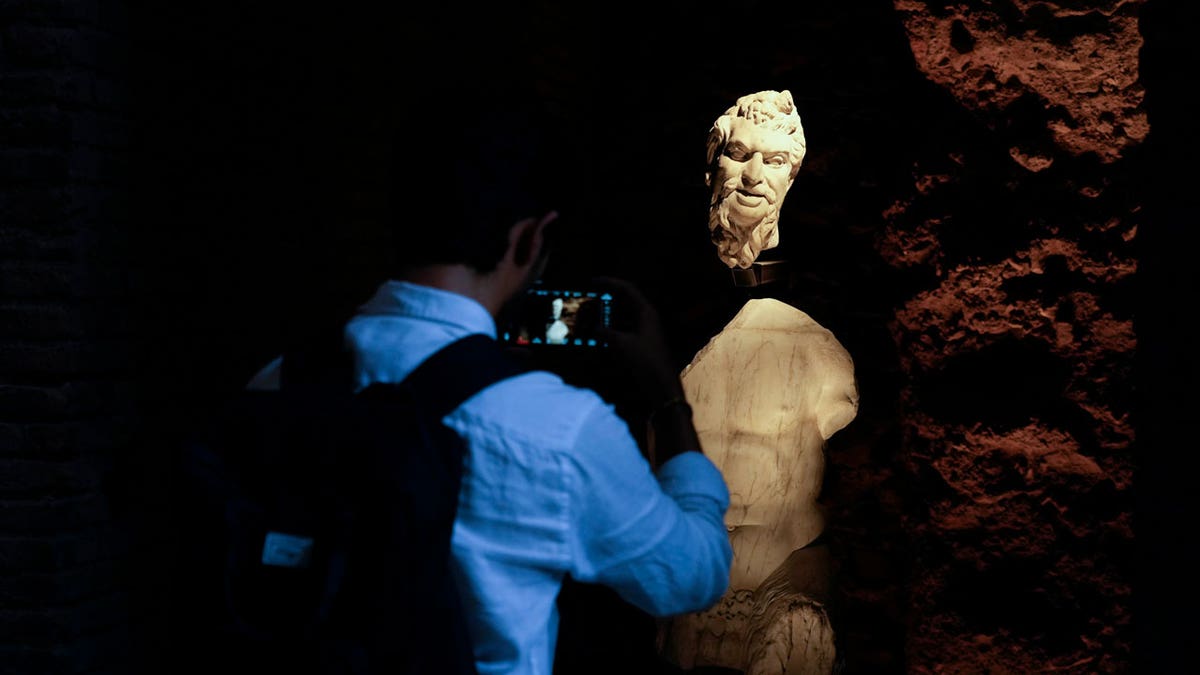 rome_palace_reopens