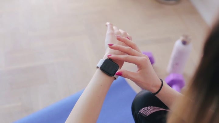 How to manually add workouts to Apple Watch