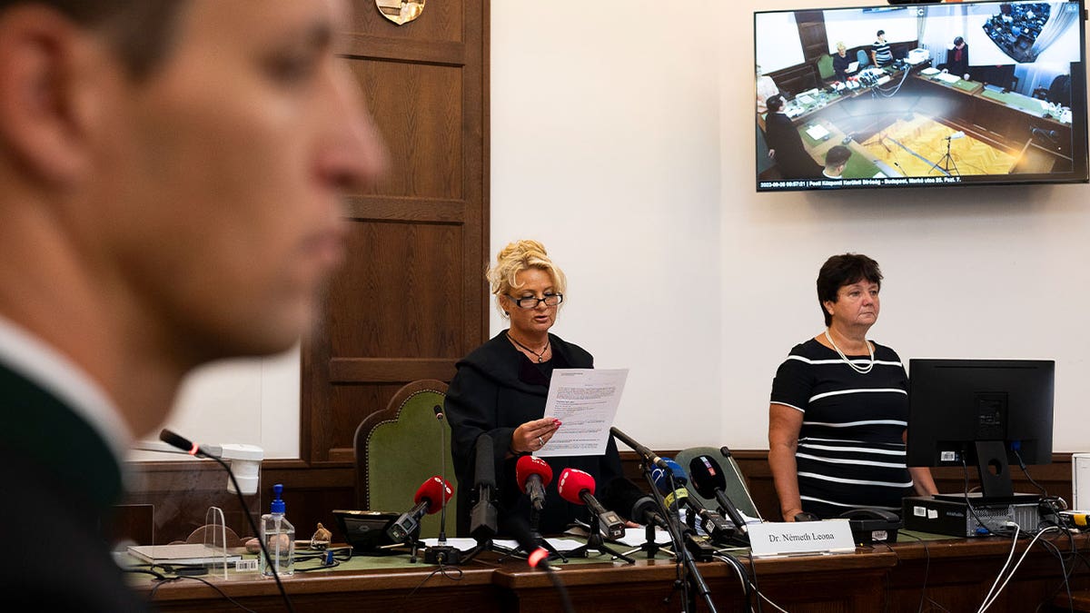 people in court room