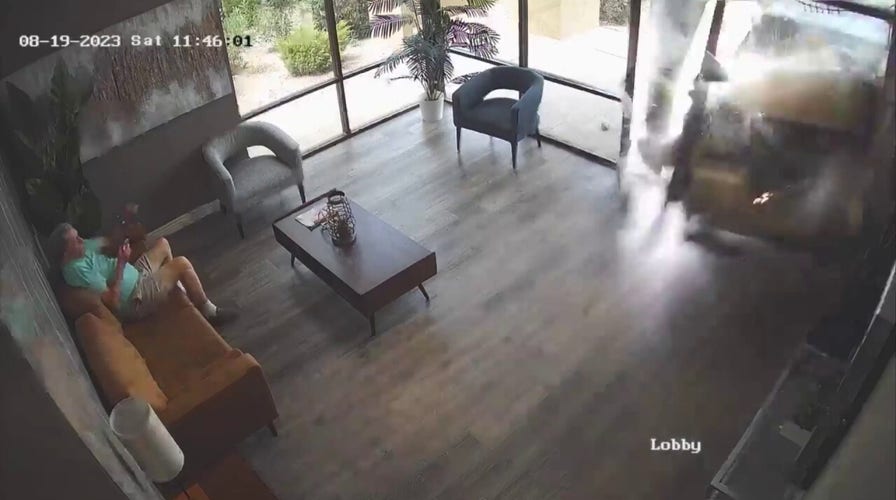 Car crashes into beauty salon in Arizona, narrowly missing customer