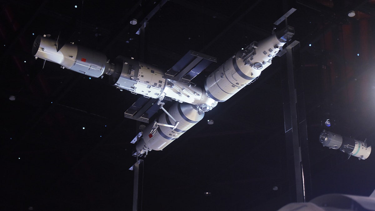 China's space station model