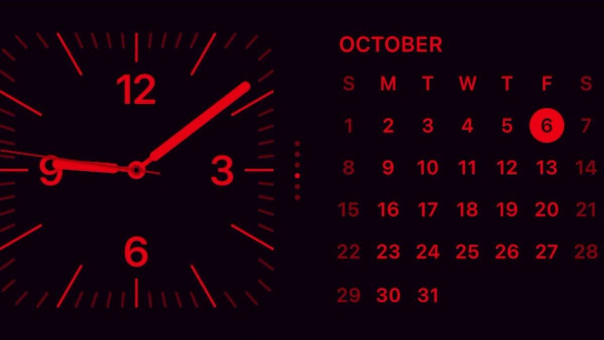 Large clock display on iPhone screen