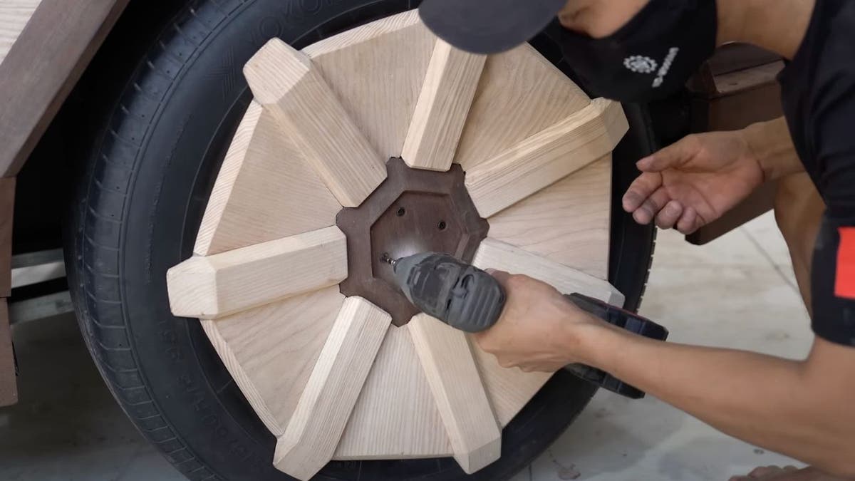 DIY Cybertruck 5