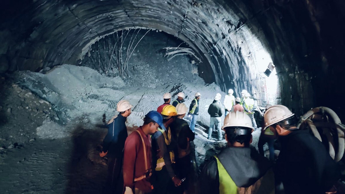 India tunnel collapse