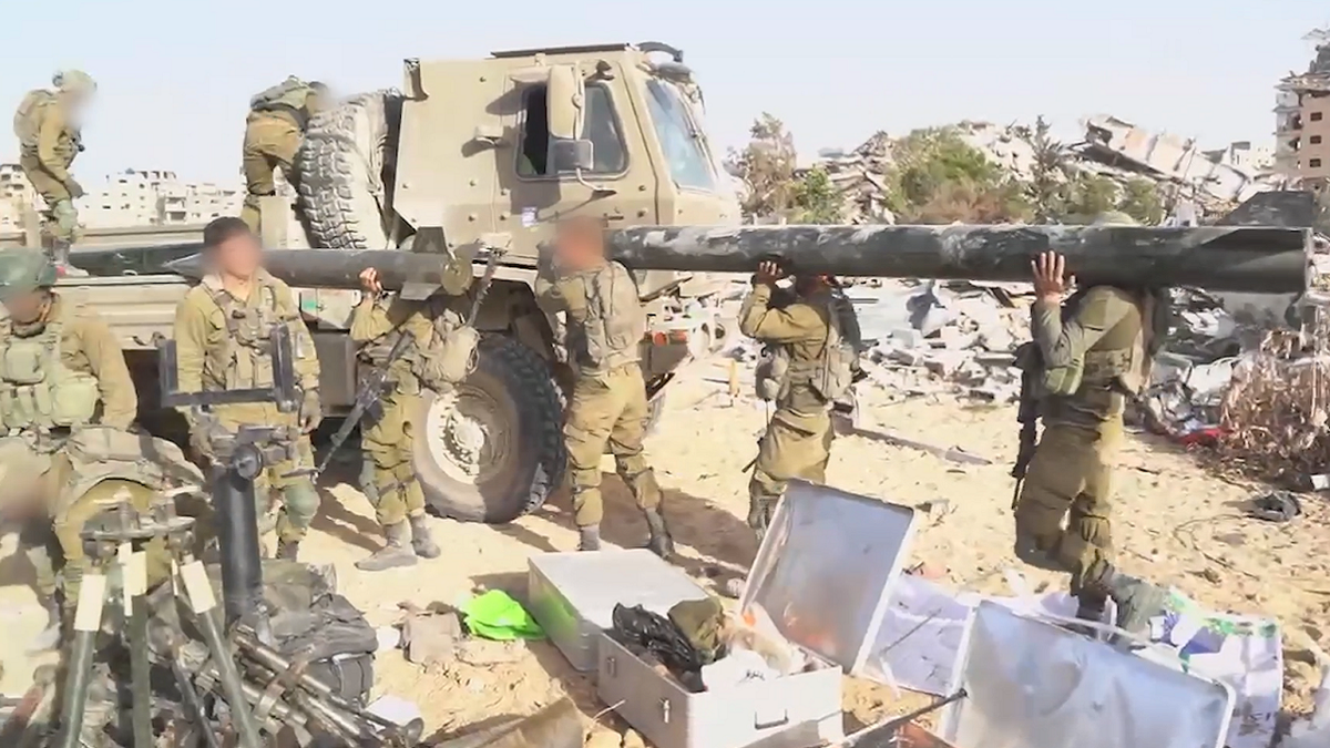 Gaza weapons depot found