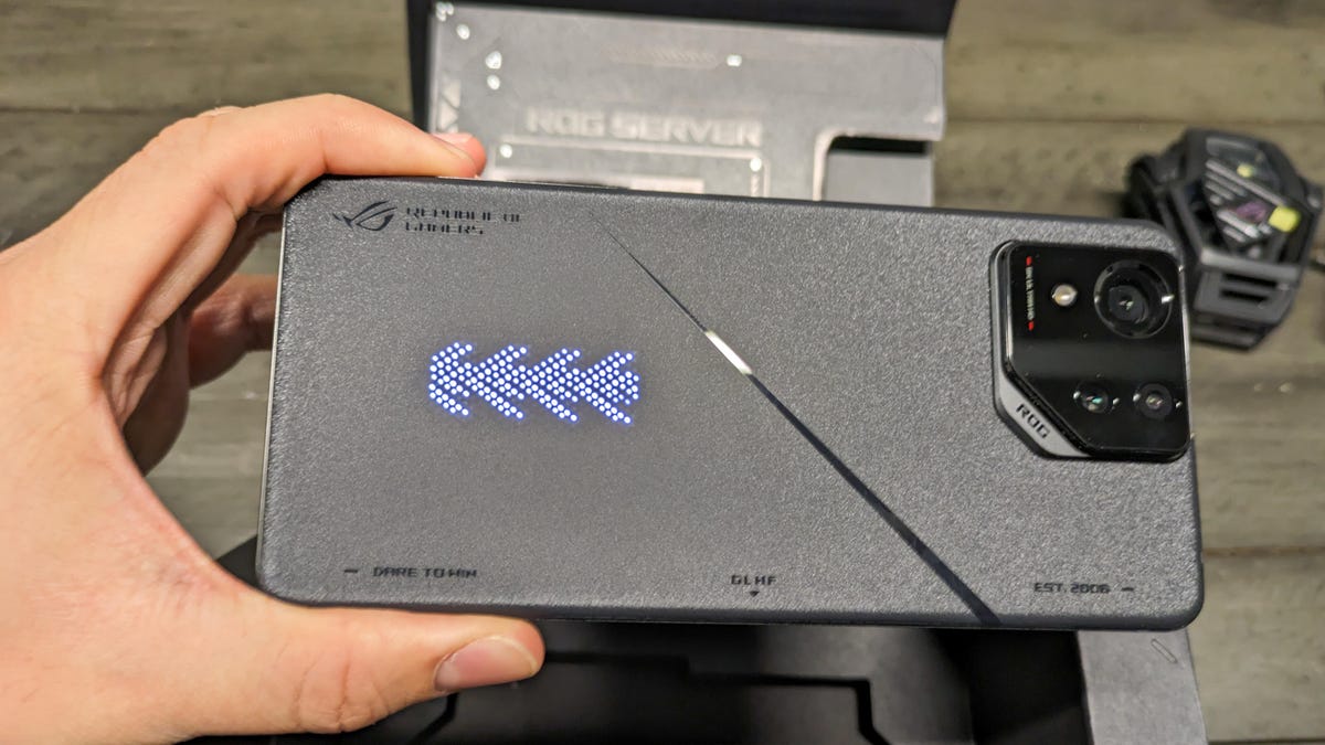 Asus ROG Phone 8 Pro mini-LED display