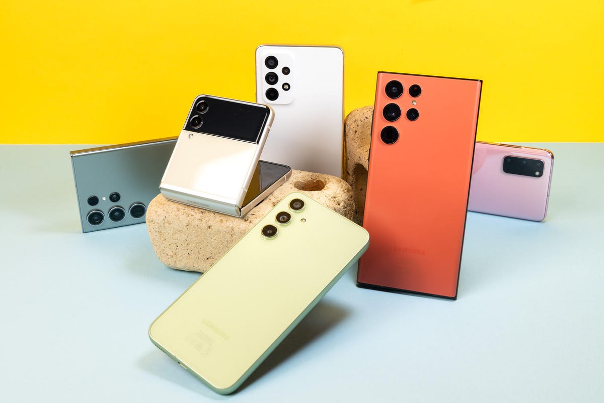 A bunch of Samsung phones