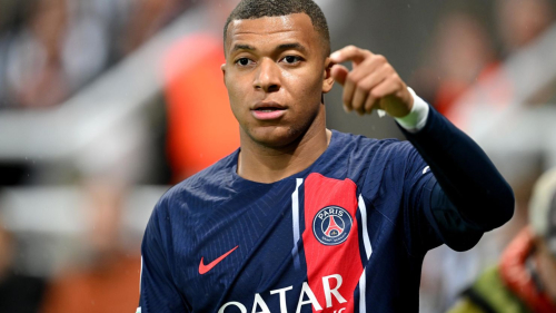 NEWCASTLE UPON TYNE, ENGLAND - OCTOBER 04: Kylian Mbappe of Paris Saint-Germain gestures during the UEFA Champions League match between Newcastle United FC and Paris Saint-Germain at St. James Park on October 04, 2023 in Newcastle upon Tyne, England. (Photo by Michael Regan/Getty Images)