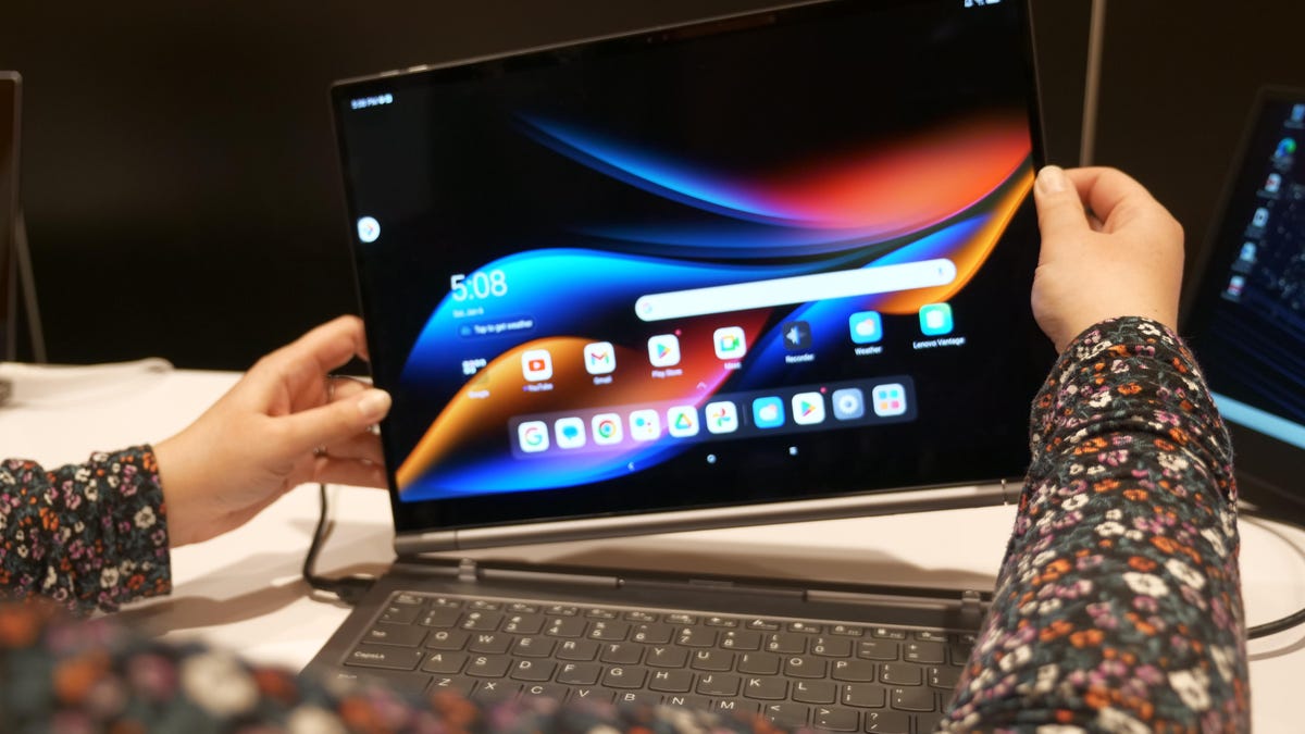 The Lenovo Thinkbook Plus Gen 5 Hybrid partially detached