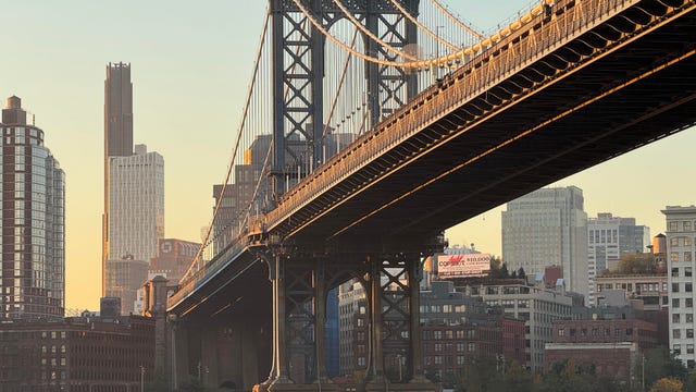 The Manhattan bridge