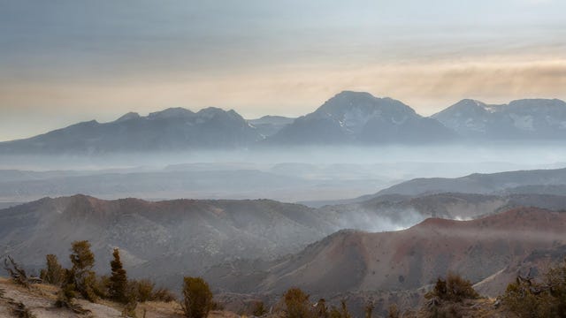 firefly-beautiful-utah-mountains-in-the-distance-hot-springs-in-the-foreground-63804.jpg