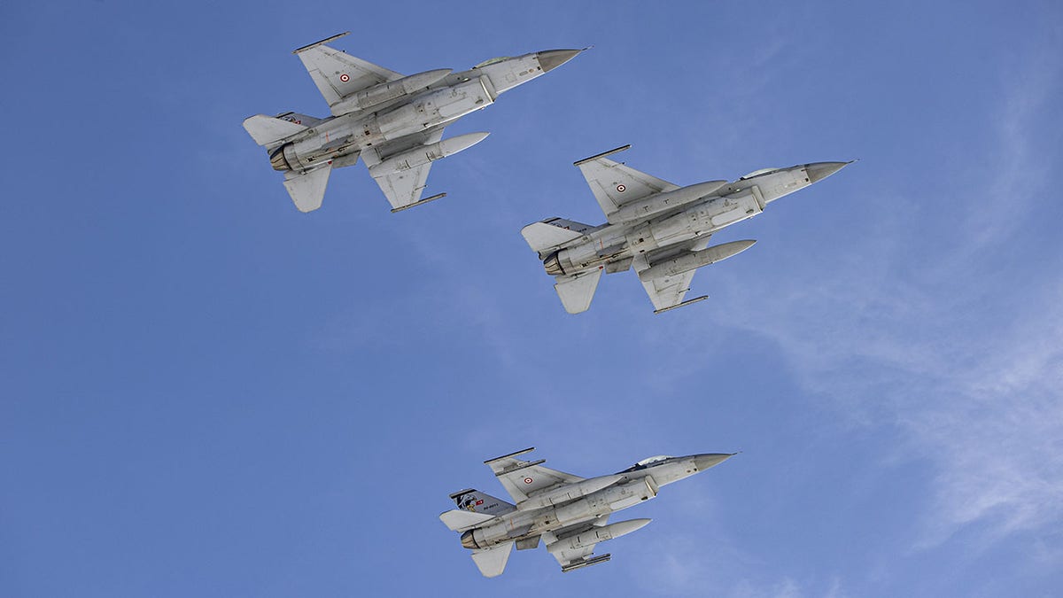 Three Turkish jets