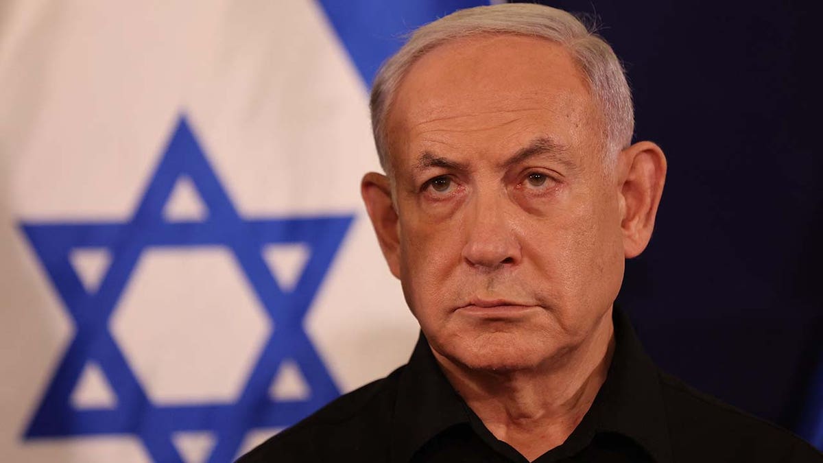 Netanyahu, Israeli flag