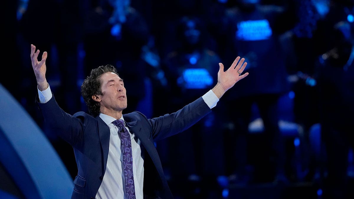 Joel Osteen speaks