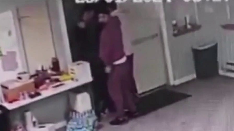 Seattle Police search for 3 break-in suspects