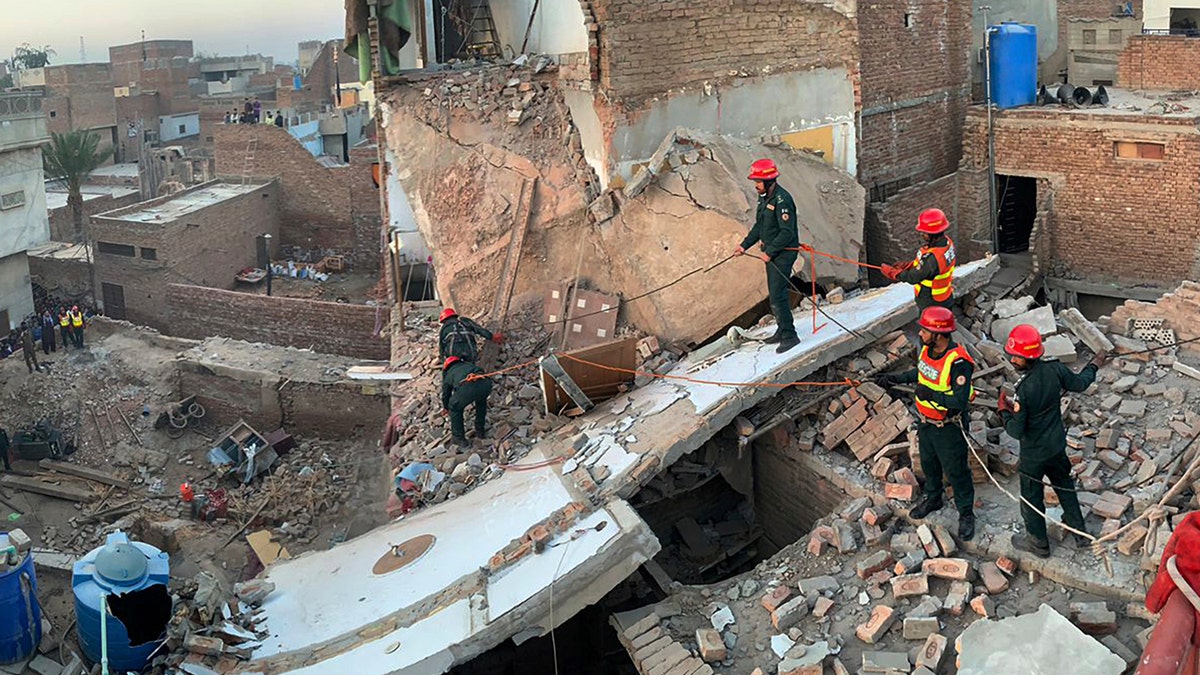 Pakistan collapse